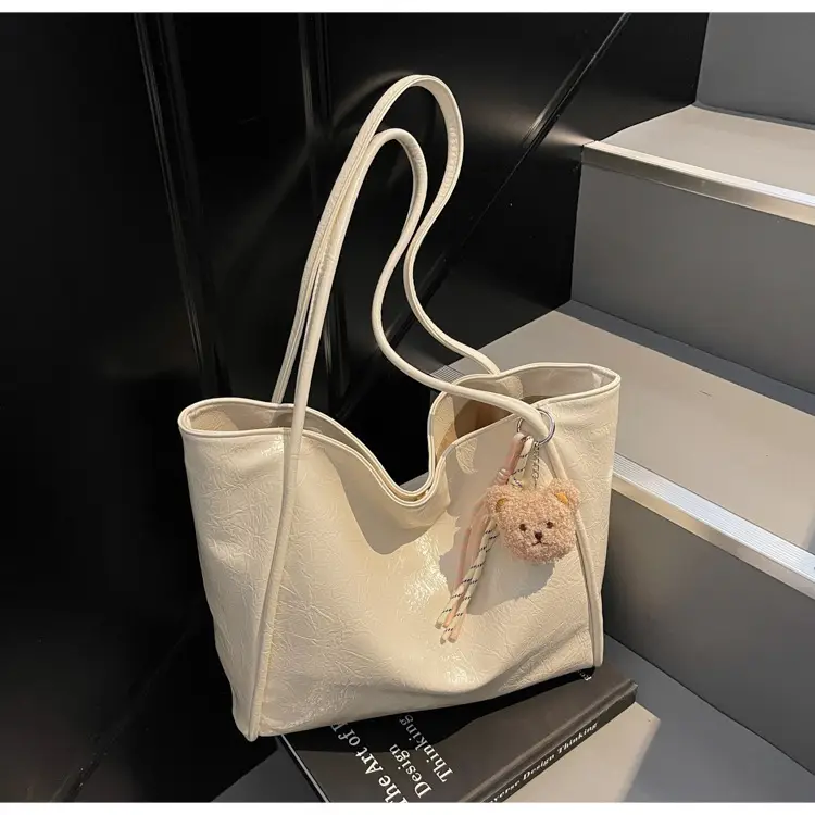 Women's Large Capacity Beige Shoulder Bag with Bear Earrings — feature 22