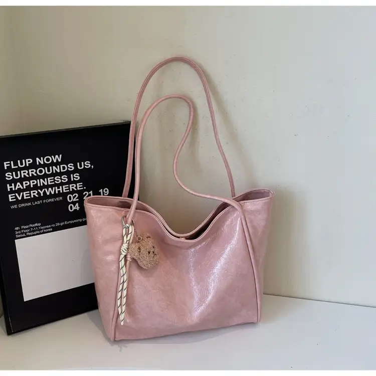 Women's Large Capacity Beige Shoulder Bag with Bear Earrings — feature 23