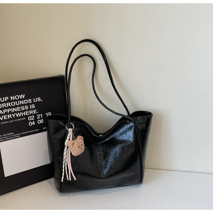 Women's Large Capacity Beige Shoulder Bag with Bear Earrings — feature 24