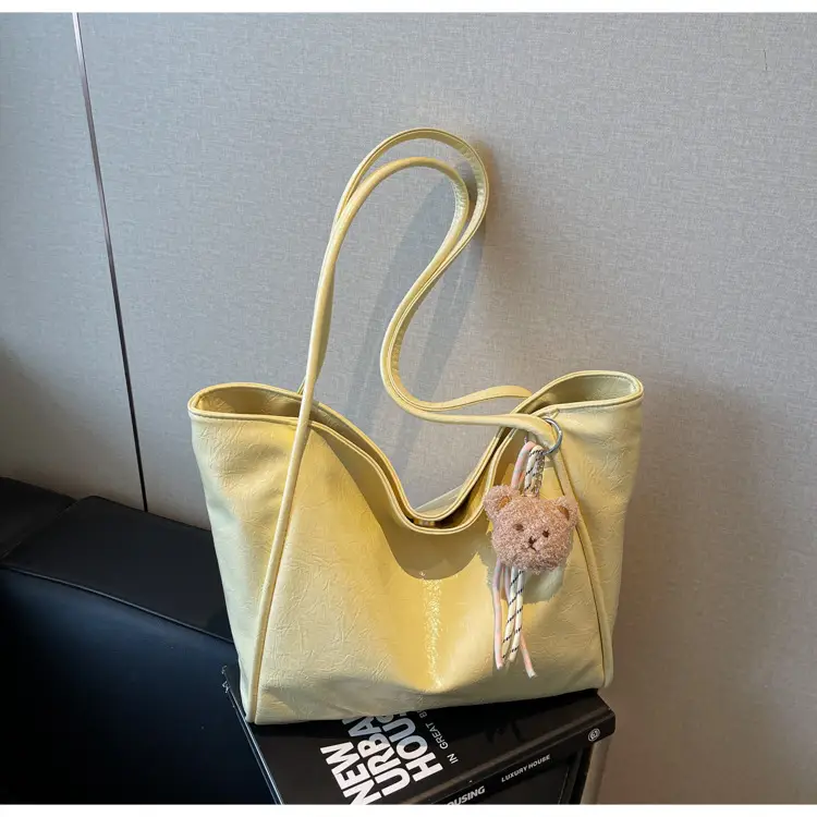Women's Large Capacity Beige Shoulder Bag with Bear Earrings — feature 25