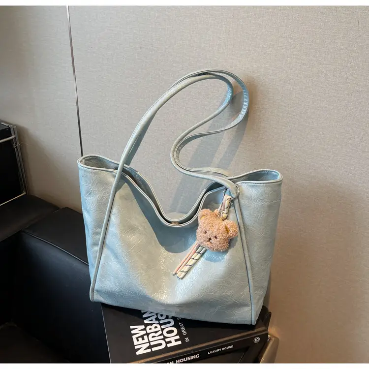 Women's Large Capacity Beige Shoulder Bag with Bear Earrings — feature 26