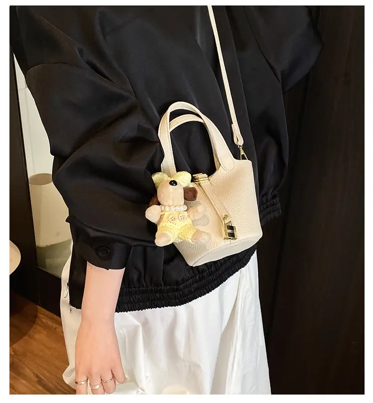 Women's Pink Teddy Bear Crossbody Bag 2025 — feature 2