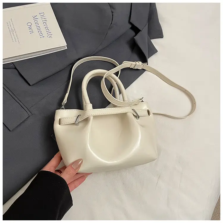Silver Pleated Shoulder Bag for Women 2025 — feature 27