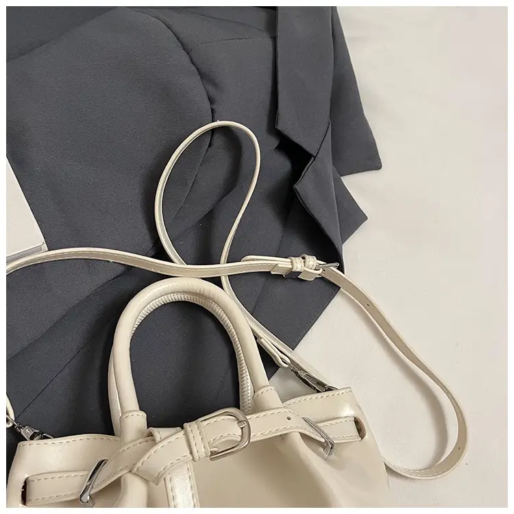 Silver Pleated Shoulder Bag for Women 2025 — feature 30