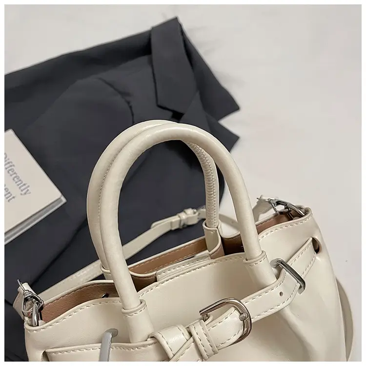 Silver Pleated Shoulder Bag for Women 2025 — feature 31
