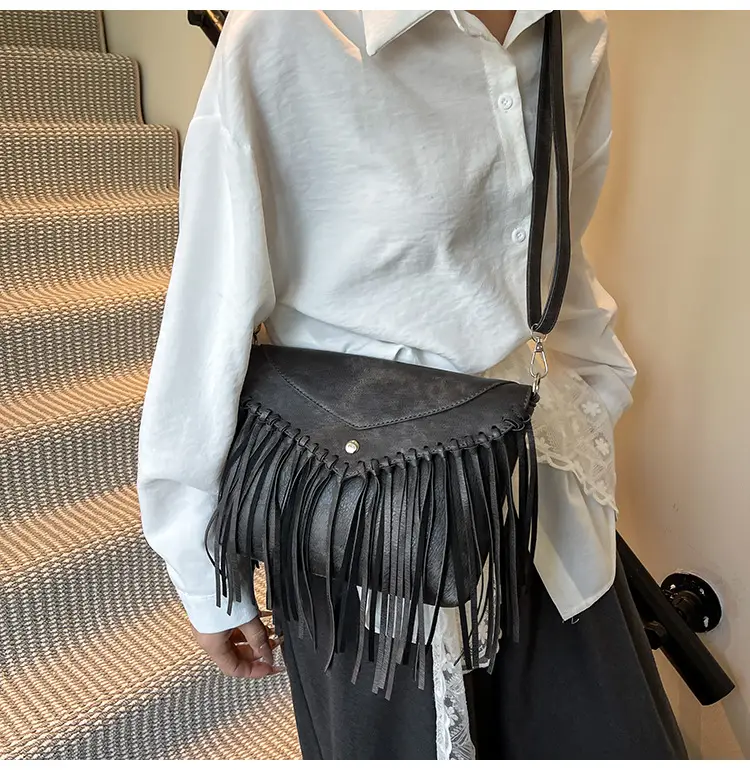 Women's Tassel Shoulder Bag Brown Leather 2025 — feature 14