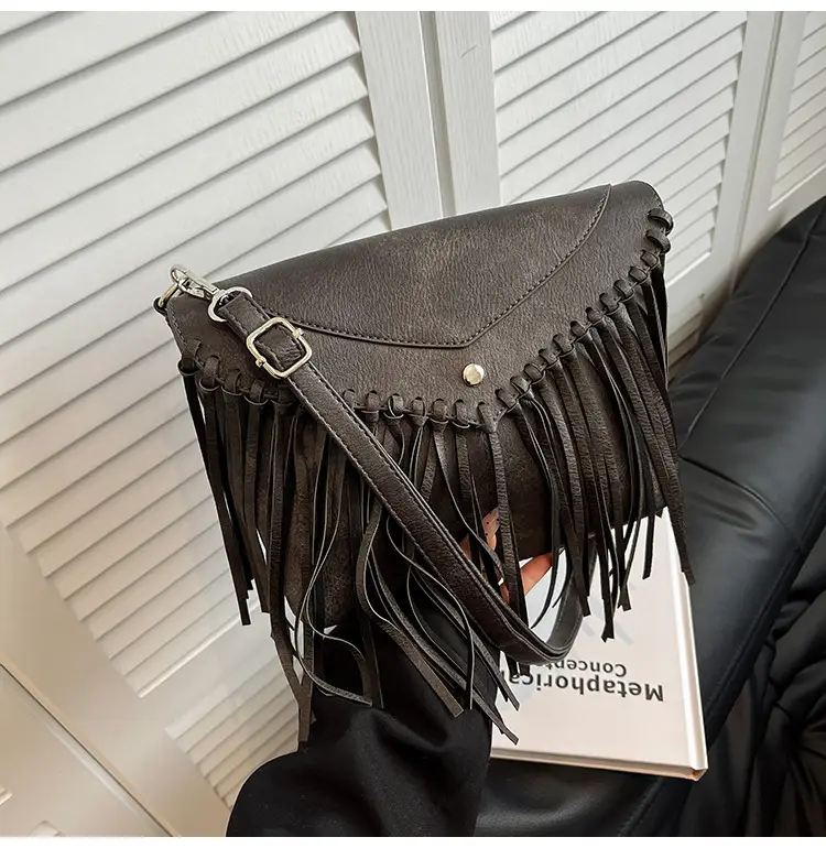 Women's Tassel Shoulder Bag Brown Leather 2025 — feature 23