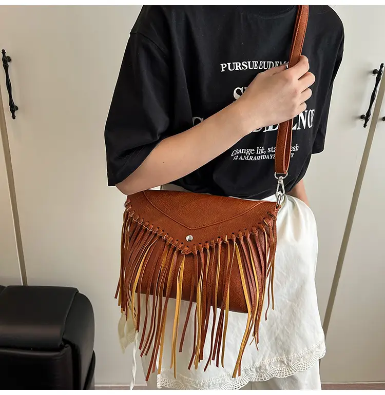 Women's Tassel Shoulder Bag Brown Leather 2025 — feature 8