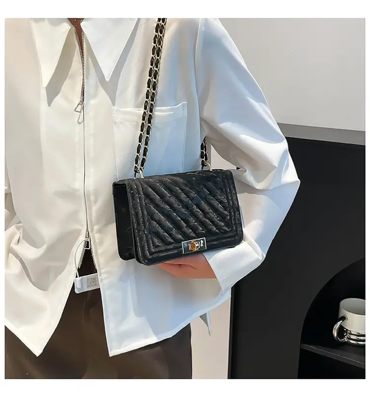 Pink Chain Crossbody Bag for Women 2025 Spring — feature 13