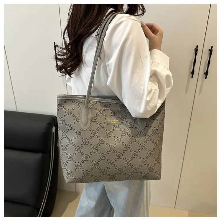 Women's Embossed Leather Shoulder Bag 2025 — feature 14