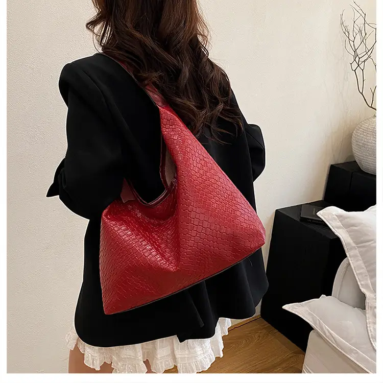 Brown Woven Shoulder Bag for Women, Large Capacity, Western Style — feature 18