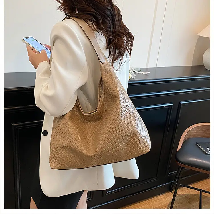 Brown Woven Shoulder Bag for Women, Large Capacity, Western Style — feature 21