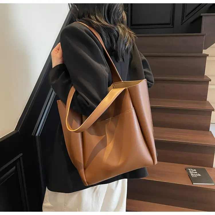 2025 Black Leather Tote Bag for Women Spring New — feature 33