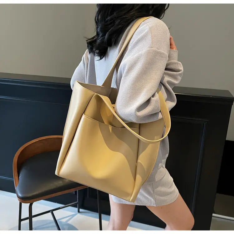 2025 Black Leather Tote Bag for Women Spring New — feature 39