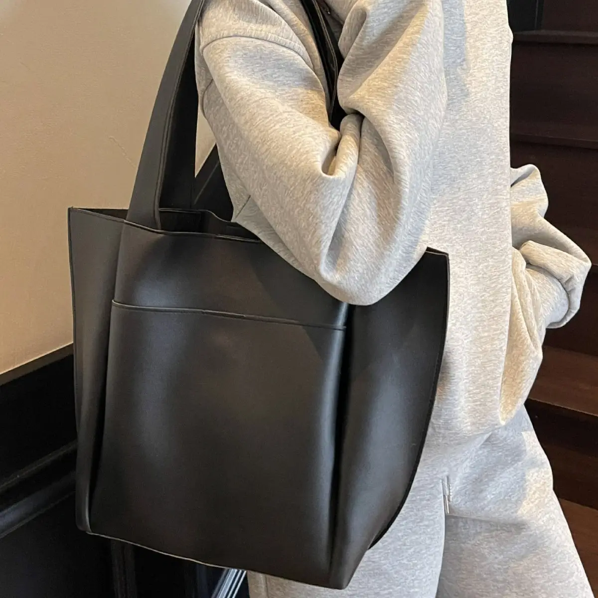 Women's Large Capacity Leather Tote Bag Brown 2026 - Image 7