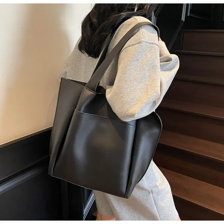 Women's Large Capacity Leather Tote Bag Brown 2026 — feature 37