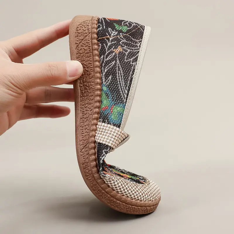 New Style Old Beijing Cloth Shoes for Women in Summer, Breathable Ethnic Style Shallow Fisherman's Shoes, Soft Soles, Non-Slip Slip-On Mom's Shoes - Image 5