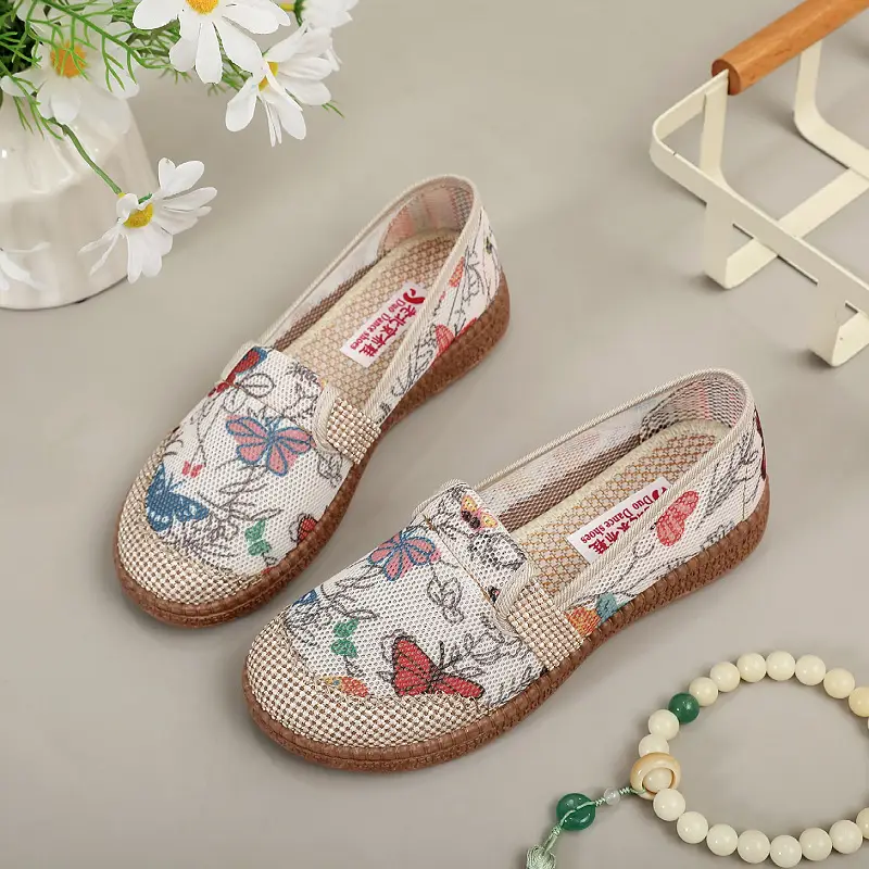 New Style Old Beijing Cloth Shoes for Women in Summer, Breathable Ethnic Style Shallow Fisherman's Shoes, Soft Soles, Non-Slip Slip-On Mom's Shoes - Image 2
