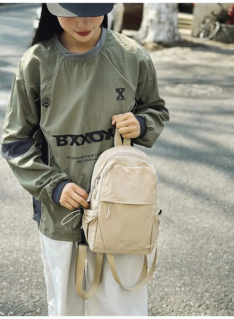 Men's Green Crossbody Backpack with Multiple Pockets — feature 24