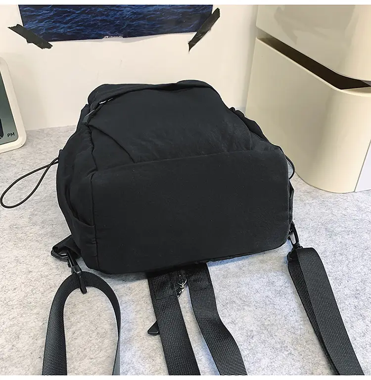Men's Green Crossbody Backpack with Multiple Pockets — feature 39