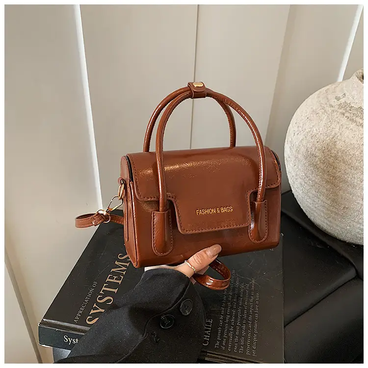 Women's White Leather Shoulder Bag 2025 New Fashion — feature 24