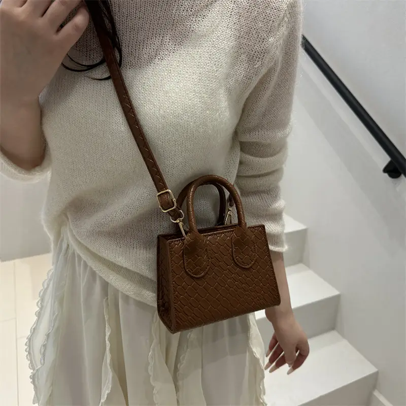 Women's Black Woven Shoulder Crossbody Bag 2025 - Image 8