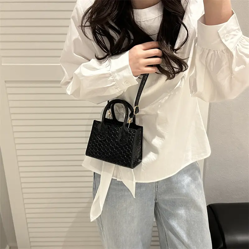 Women's Black Woven Shoulder Crossbody Bag 2025 - Image 9