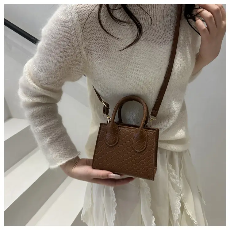 Women's Black Woven Shoulder Crossbody Bag 2025 — feature 17