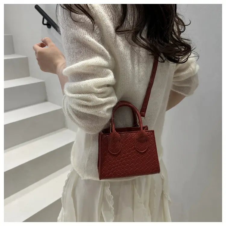 Women's Black Woven Shoulder Crossbody Bag 2025 — feature 18