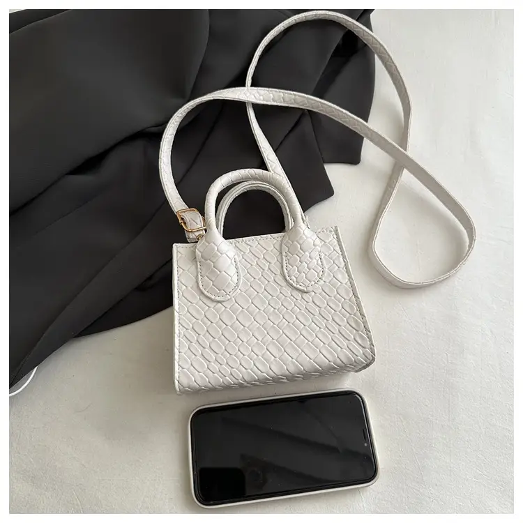 Women's Black Woven Shoulder Crossbody Bag 2025 — feature 9
