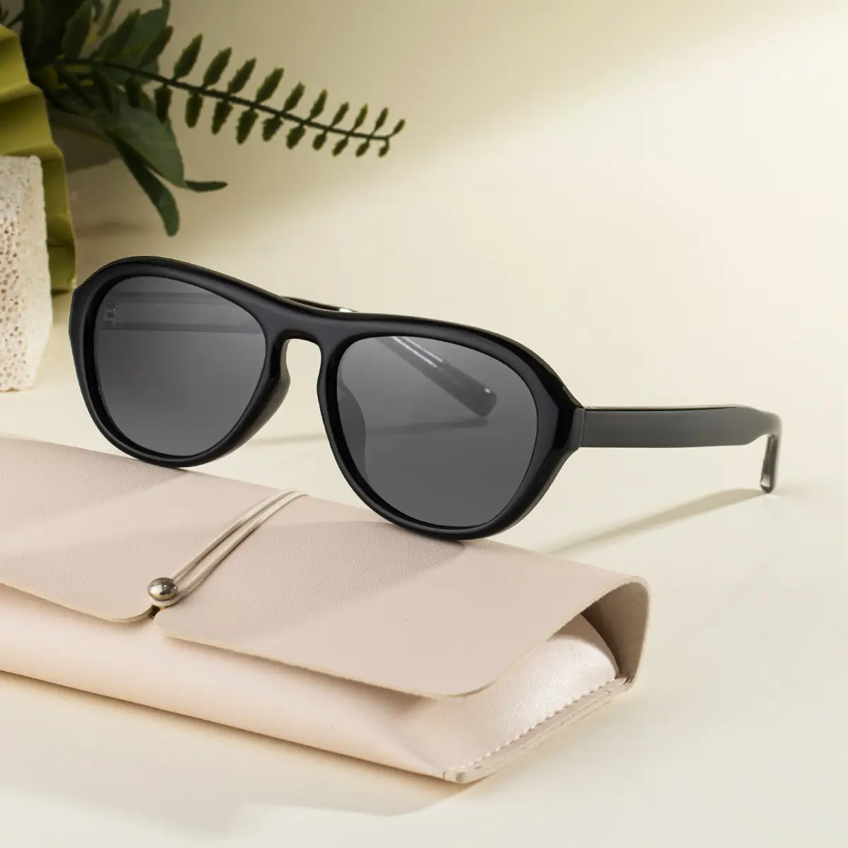 Women Polarized Sunglasses Black Ultra Light Sunscreen - Image 8