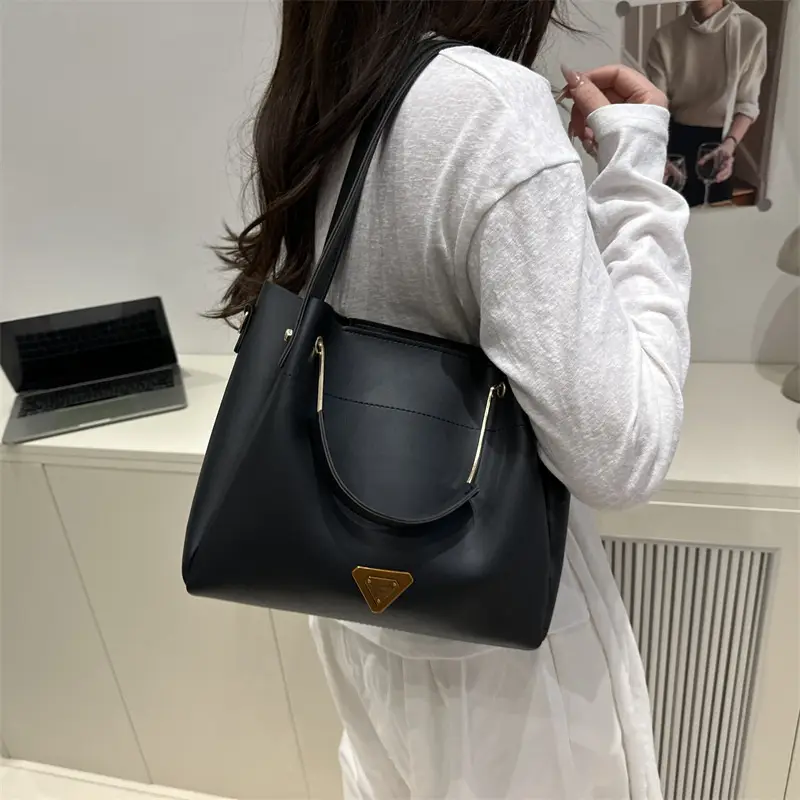 Black Leather Bucket Bag Women Retro Fashion 2025 - Image 6