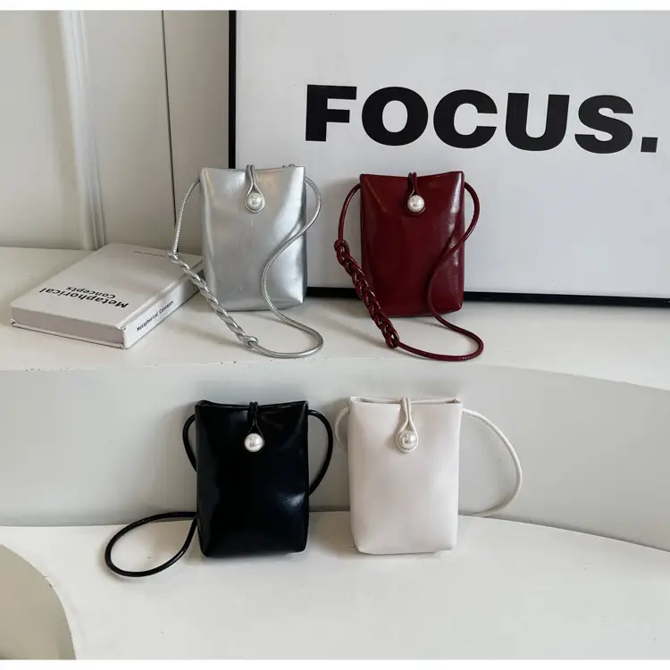 Black Crossbody Phone Bag for Women 2026 — feature 1