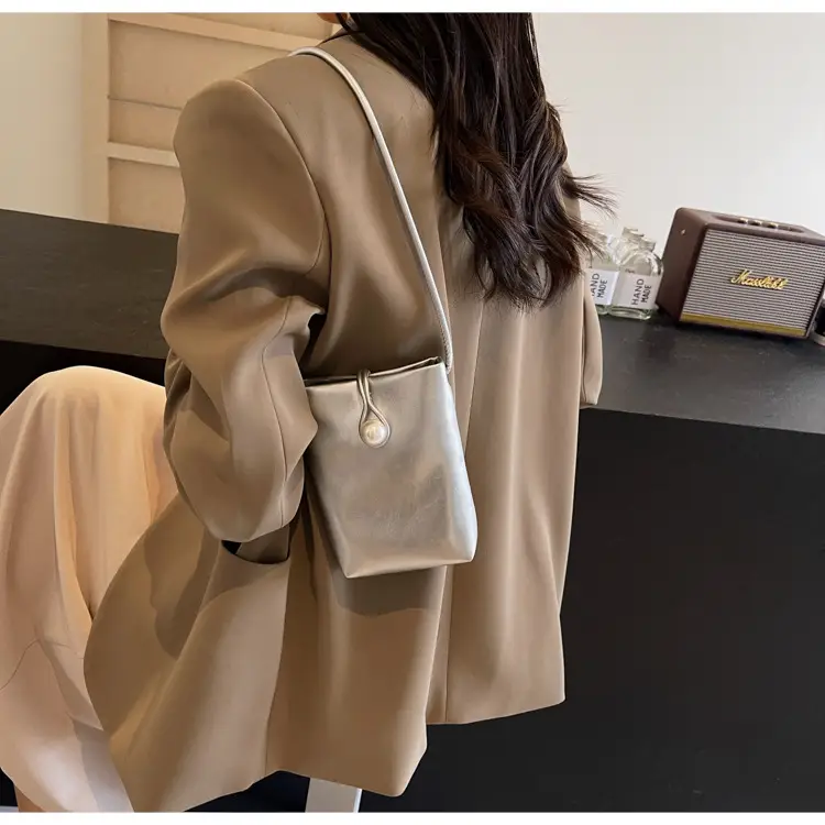 Black Crossbody Phone Bag for Women 2026 — feature 16