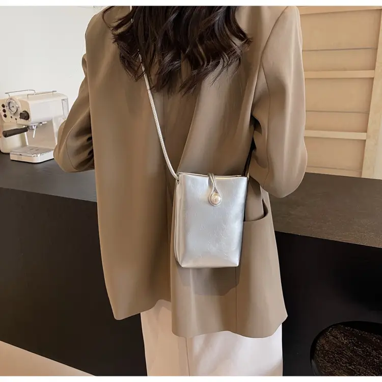 Black Crossbody Phone Bag for Women 2026 — feature 18