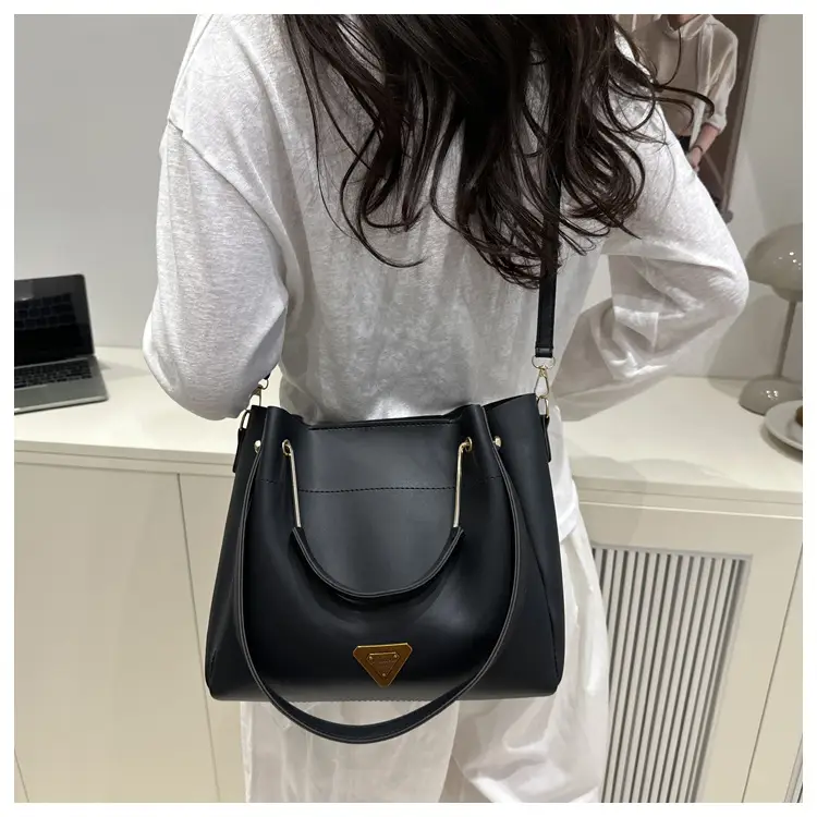 Women's Creamy Retro Shoulder Bag 2025 Style — feature 21
