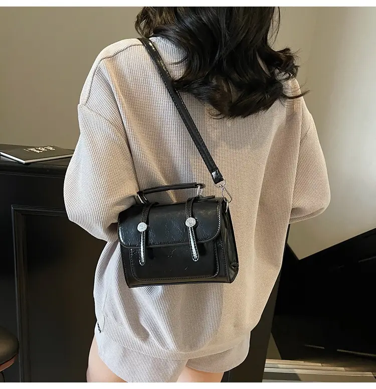 Women's Silver Leather Shoulder Crossbody Bag 2025 — feature 17