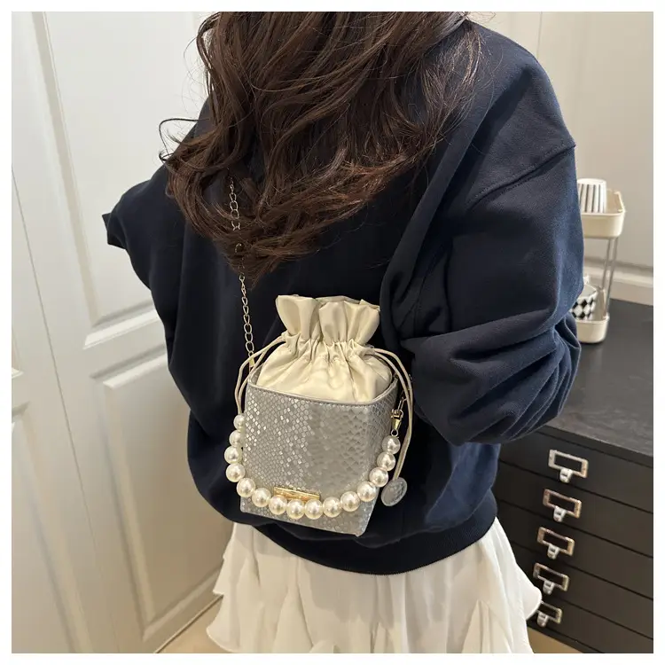 Women's Pearl Bucket Bags 2025 Summer Collection — feature 11