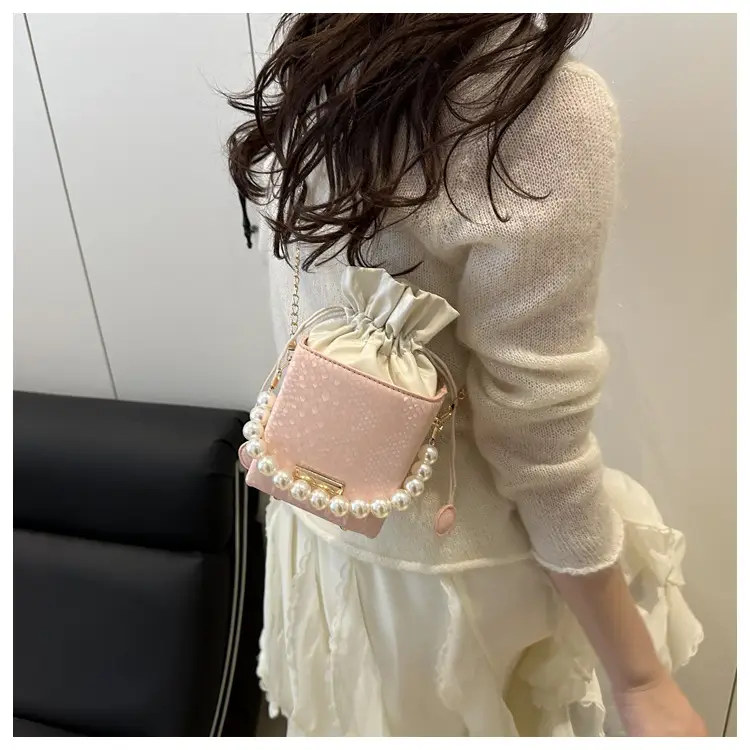 Women's Pearl Bucket Bags 2025 Summer Collection — feature 13