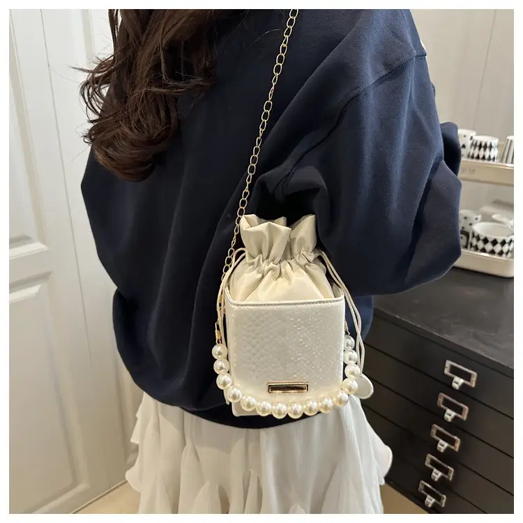 Women's Pearl Bucket Bags 2025 Summer Collection — feature 9