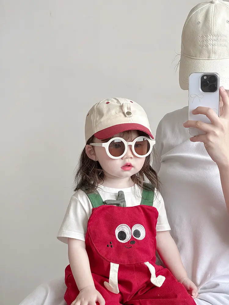 Kids Baseball Cap with Sunglasses Beige Black — feature 3