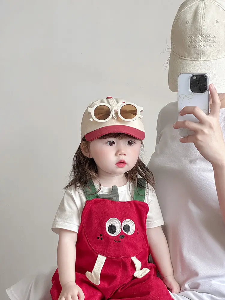 Kids Baseball Cap with Sunglasses Beige Black — feature 5