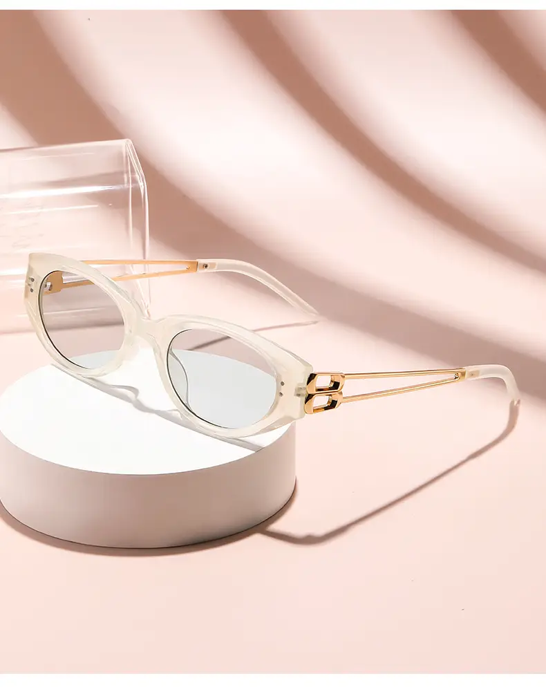 Polarized Cat-Eye Sunglasses with UV Protection — feature 12