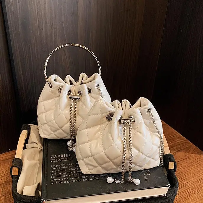 Black Diamond Chain Bucket Bag for Women 2025 - Image 8