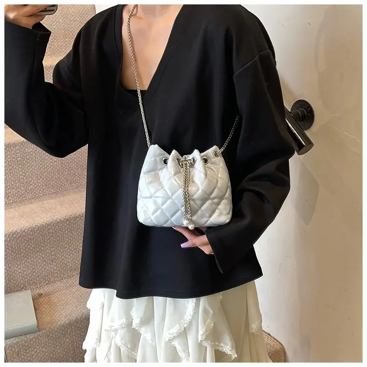 Black Diamond Chain Bucket Bag for Women 2025 — feature 25