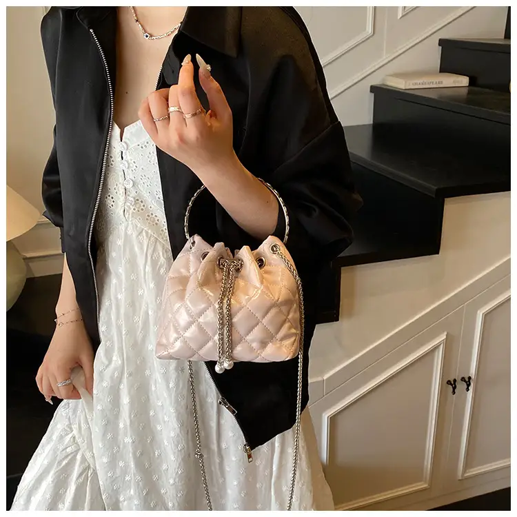 Black Diamond Chain Bucket Bag for Women 2025 — feature 28