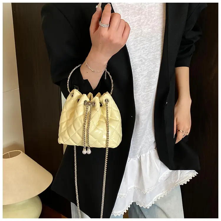 Black Diamond Chain Bucket Bag for Women 2025 — feature 32