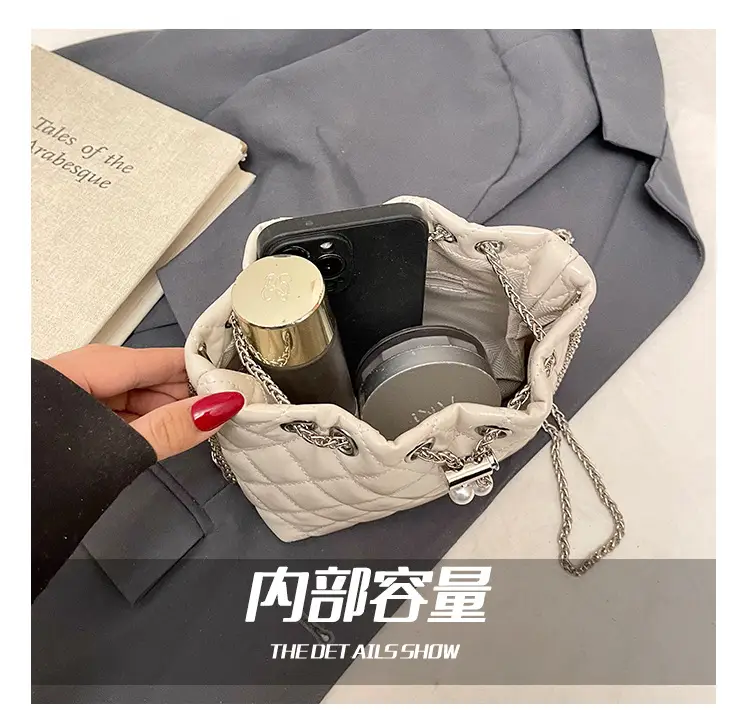 Black Diamond Chain Bucket Bag for Women 2025 — feature 4