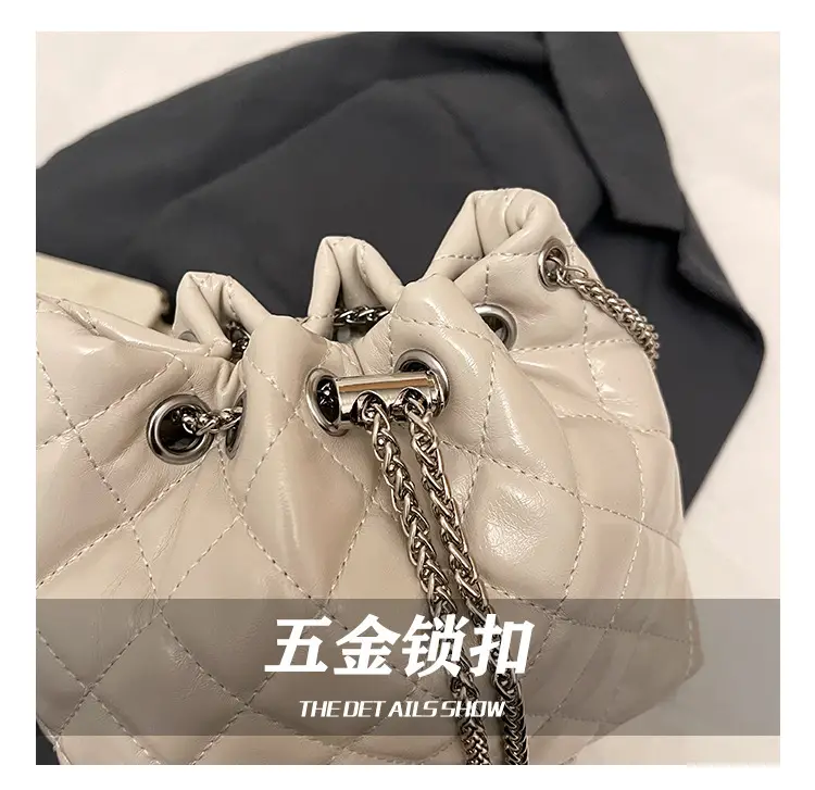 Black Diamond Chain Bucket Bag for Women 2025 — feature 8