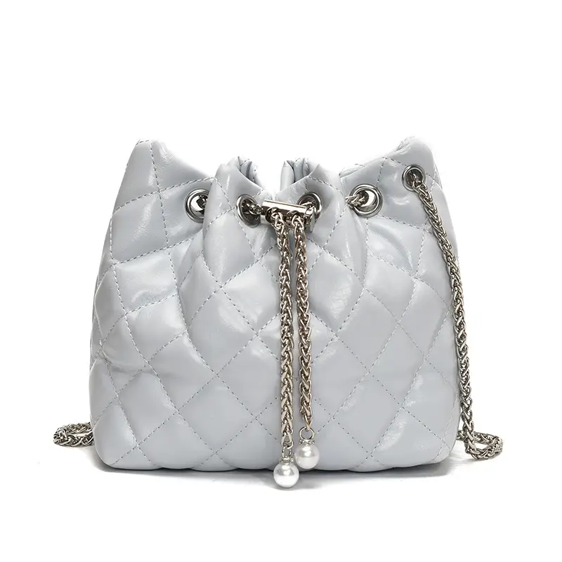 Black Diamond Chain Bucket Bag for Women 2025 - Image 3